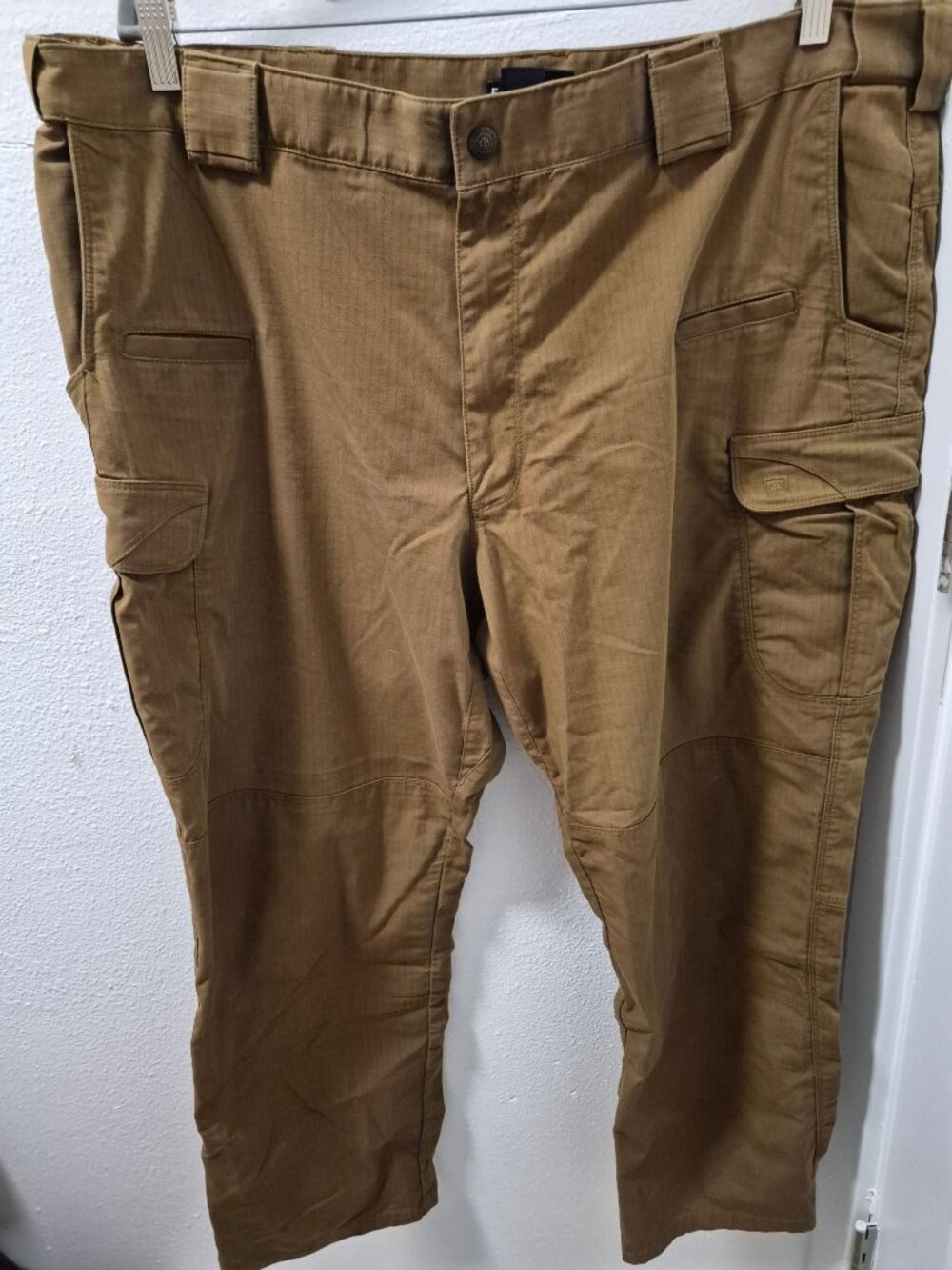 5.11 Tactical Series Mens Brown Cargo Pants Size 42/30 Durable Blend